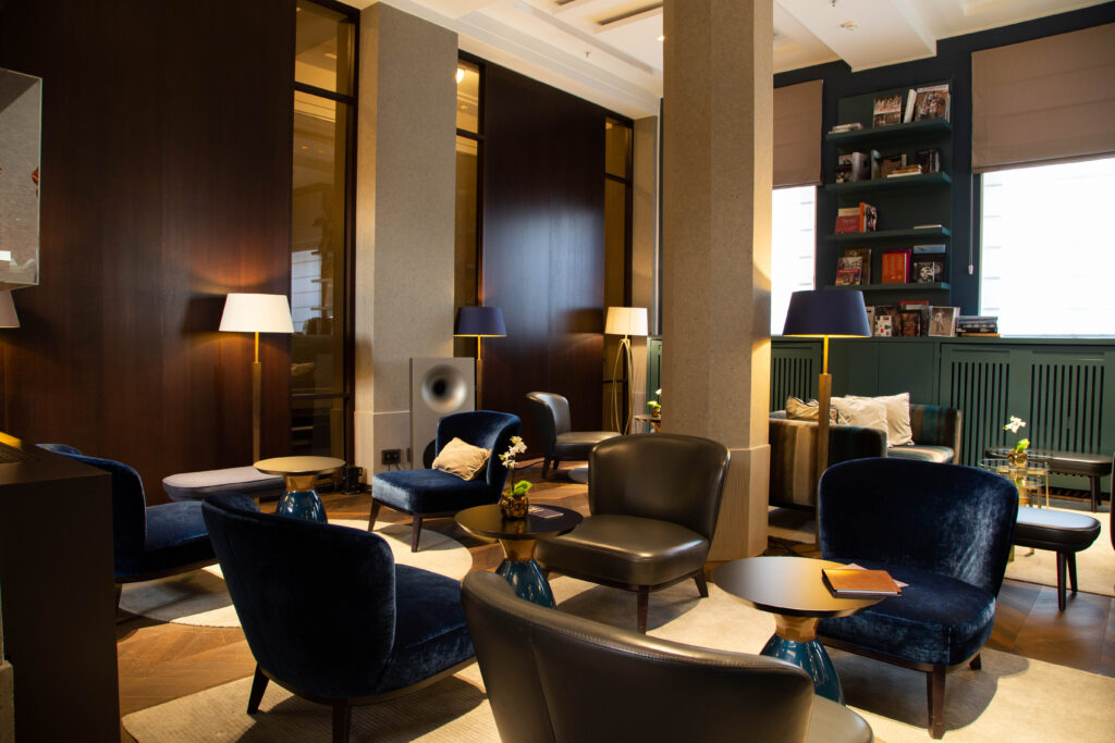 Das Wohnzimmer im Hotel The WELLEM Düsseldorf